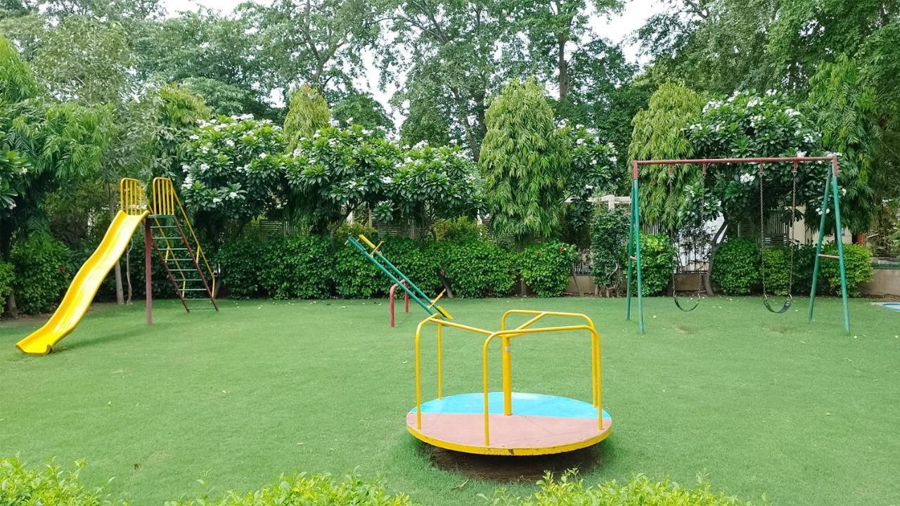 Отель Goa Country Club Гургаон Экстерьер фото
